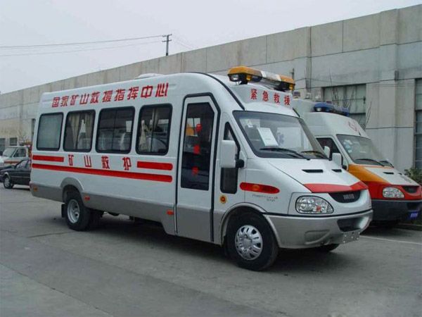救護車生產(chǎn)廠家的發(fā)展趨勢如何？一篇文章告訴你。01